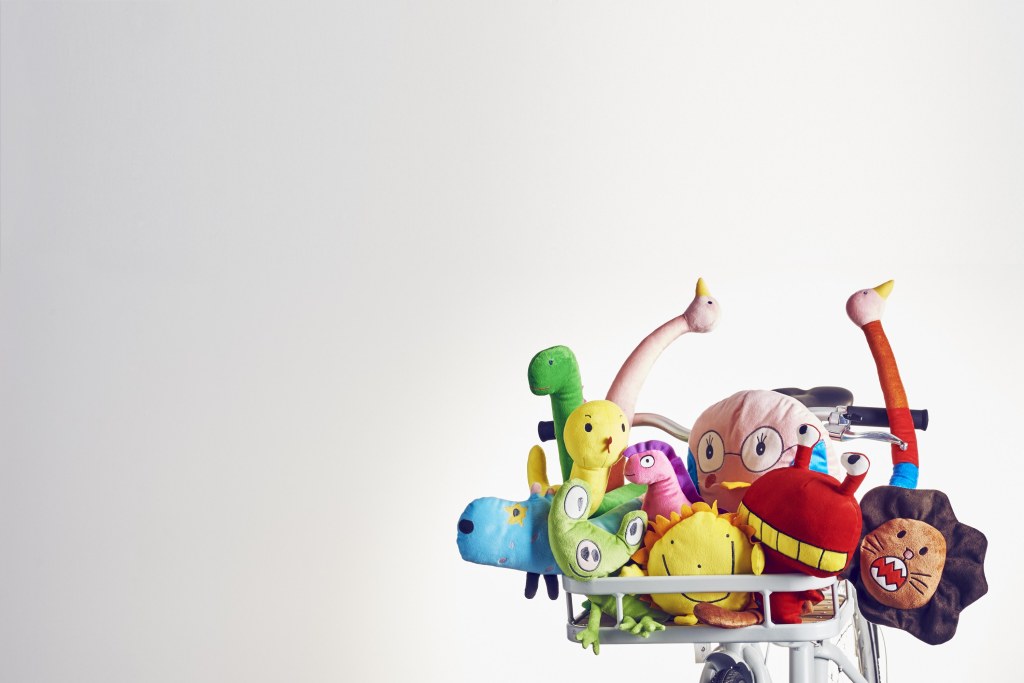 Коллекция SAGOSKATT, как и все другие игрушки и книги из раздела IKEA для детей, участвует в социальной кампании IKEA этого года, поддерживающей права детей на игру и развитие